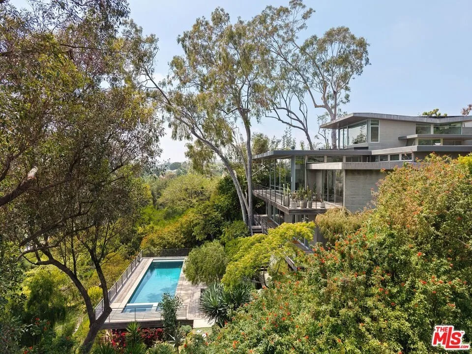 Unit for sale at 901 Kenter Way, Los Angeles, CA 90049
