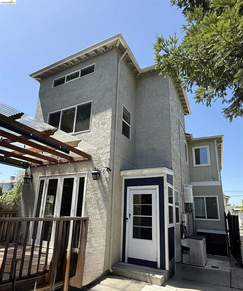 Unit for sale at 3033 Ellis St, Berkeley, CA 94703