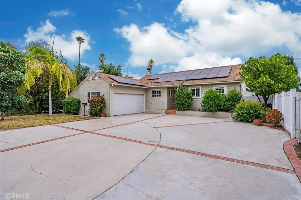 Unit for sale at 7014 Bianca Avenue, Van Nuys, CA 91406