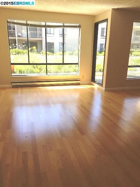 Unit for sale at 6 Commodore Drive, Emeryville, CA 94608