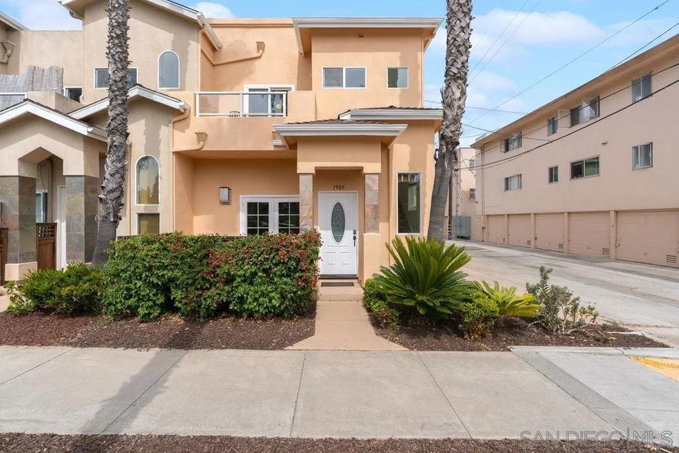 Unit for sale at 1909 Diamond, San Diego, CA 92109