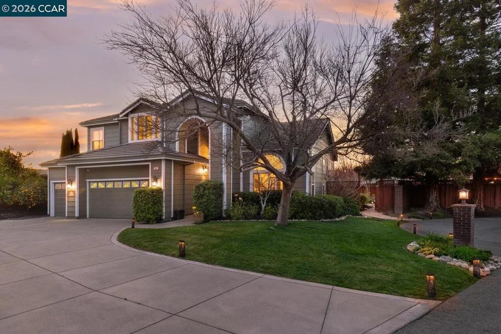 Unit for sale at 2042 Smith Ln, Concord, CA 94518