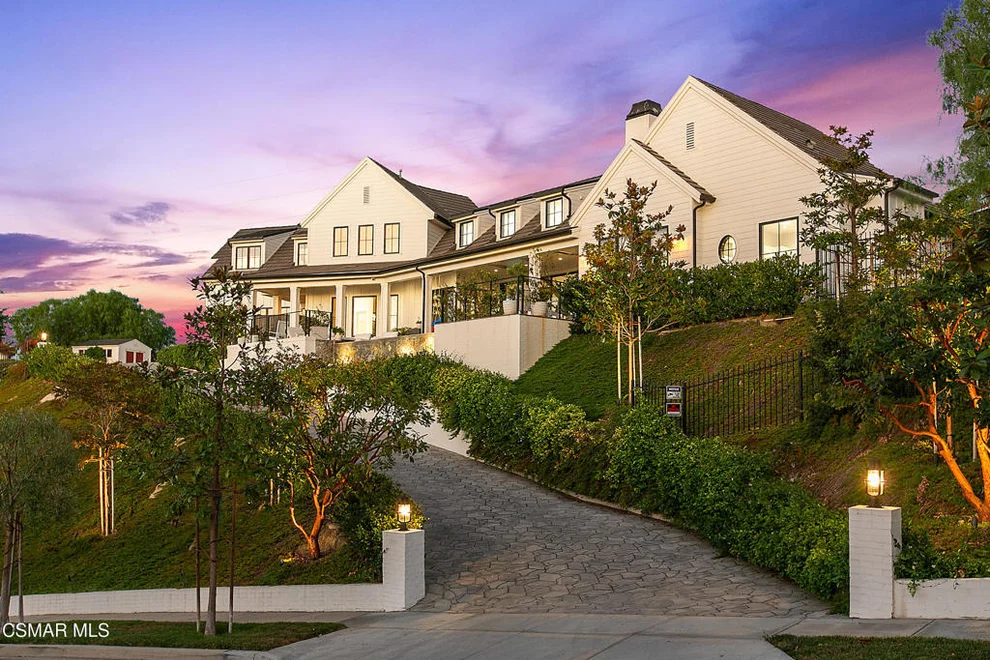Unit for sale at 2431 Sapra Street, Thousand Oaks, CA 91362