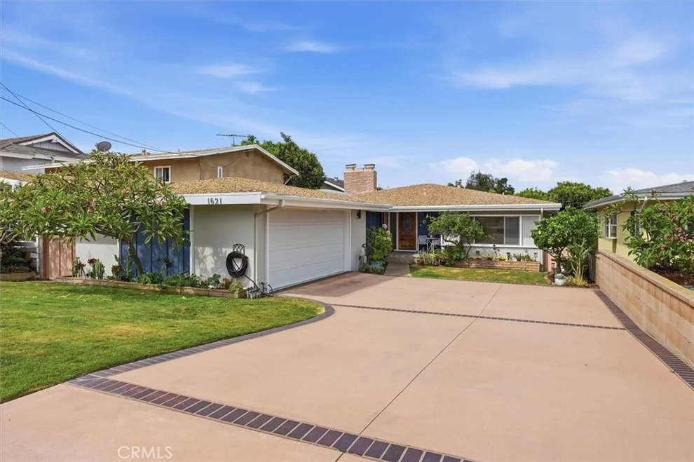 Unit for sale at 1621 Flower Avenue, Torrance, CA 90503