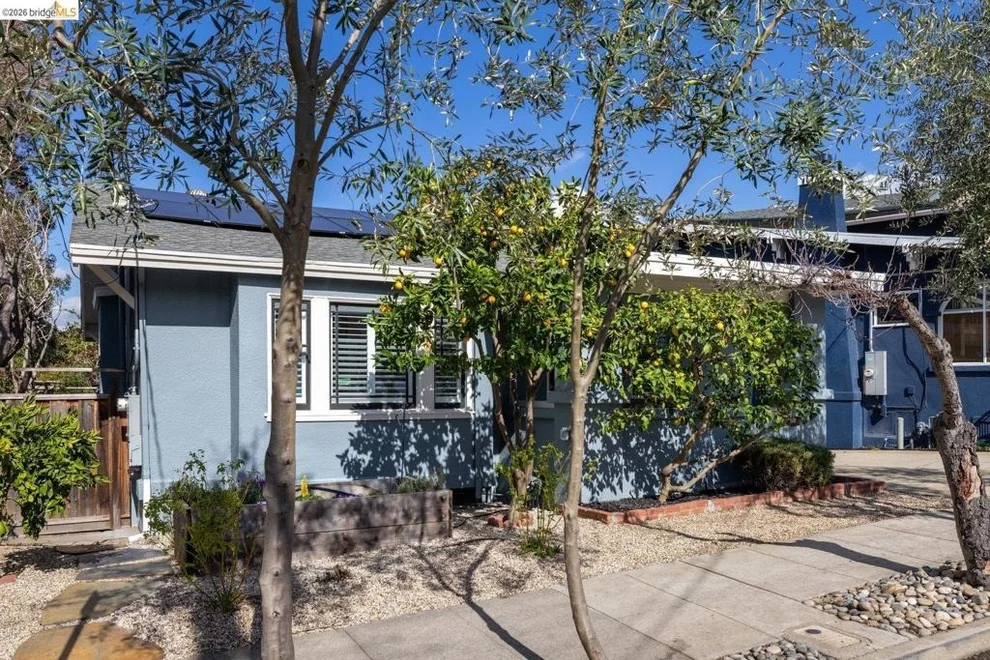 Unit for sale at 328 Glendale Avenue, Oakland, CA 94618