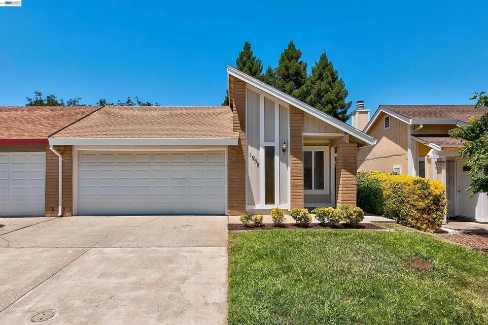 Unit for sale at 1959 Inglis Way, Roseville, CA 95678
