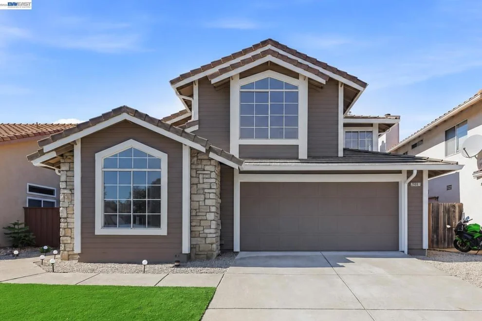 Unit for sale at 29087 Gillingham Ln, Hayward, CA 94544