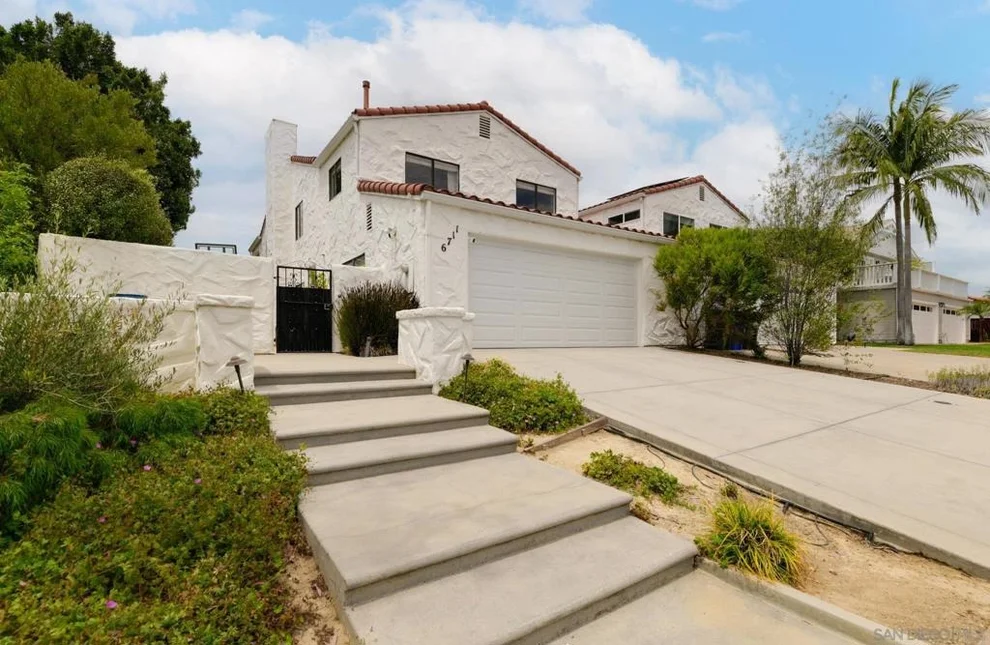 Unit for sale at 6711 Corintia, Carlsbad, CA 92009