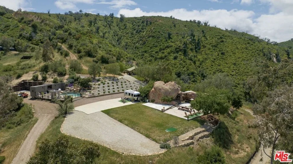 Unit for sale at 30884 Mulholland Highway, Agoura Hills, CA 91301