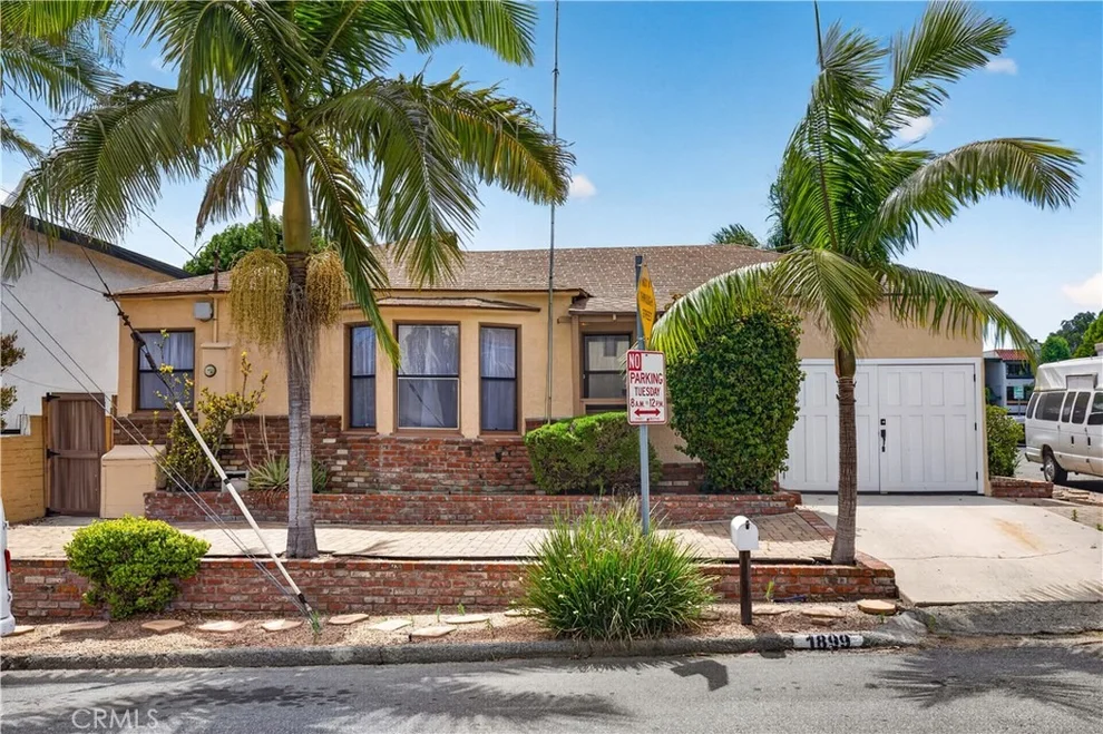 Unit for sale at 1899 Gladys Avenue, Signal Hill, CA 90755
