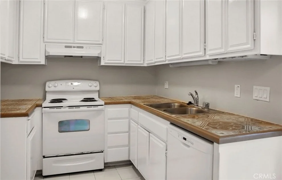 Unit for sale at 1235 Parker Place, San Diego, CA 92109
