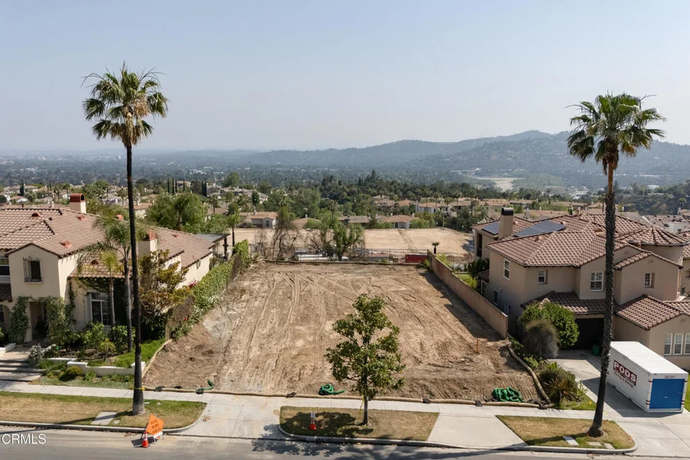 Unit for sale at 3903 Lilac Canyon Lane, Altadena, CA 91001