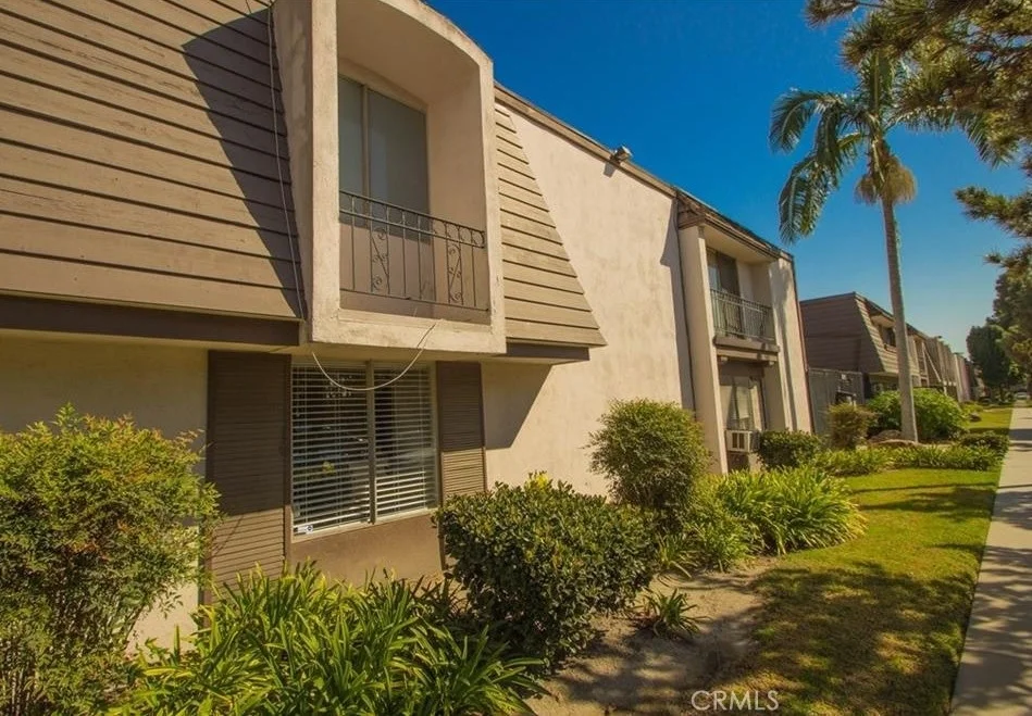 Unit for sale at 5530 Ackerfield Avenue, Long Beach, CA 90805