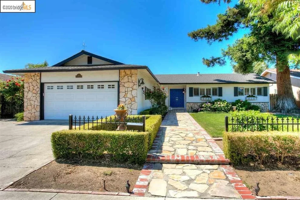 Unit for sale at 948 Oak St, Brentwood, CA 94513