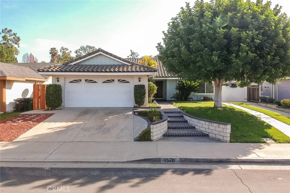 Unit for sale at 1528 Avenida Loma Vista, San Dimas, CA 91773
