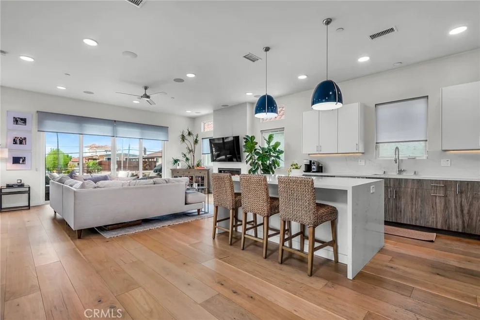 Unit for sale at 130 S Prospect, Redondo Beach, CA 90277
