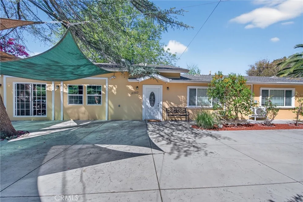 Unit for sale at 10353 Oro Vista, Sunland, CA 91040