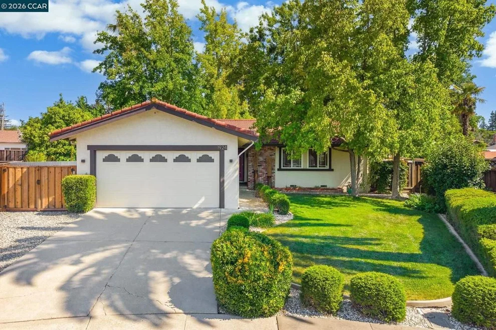 Unit for sale at 1924 Woodmoor Ct, Concord, CA 94518