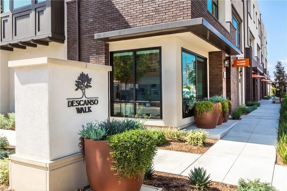 Unit for sale at 1032 Foothill Boulevard, Claremont, CA 91711