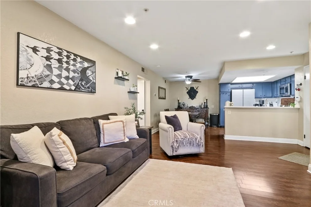 Unit for sale at 129 N Cross Creek Road N, Orange, CA 92869