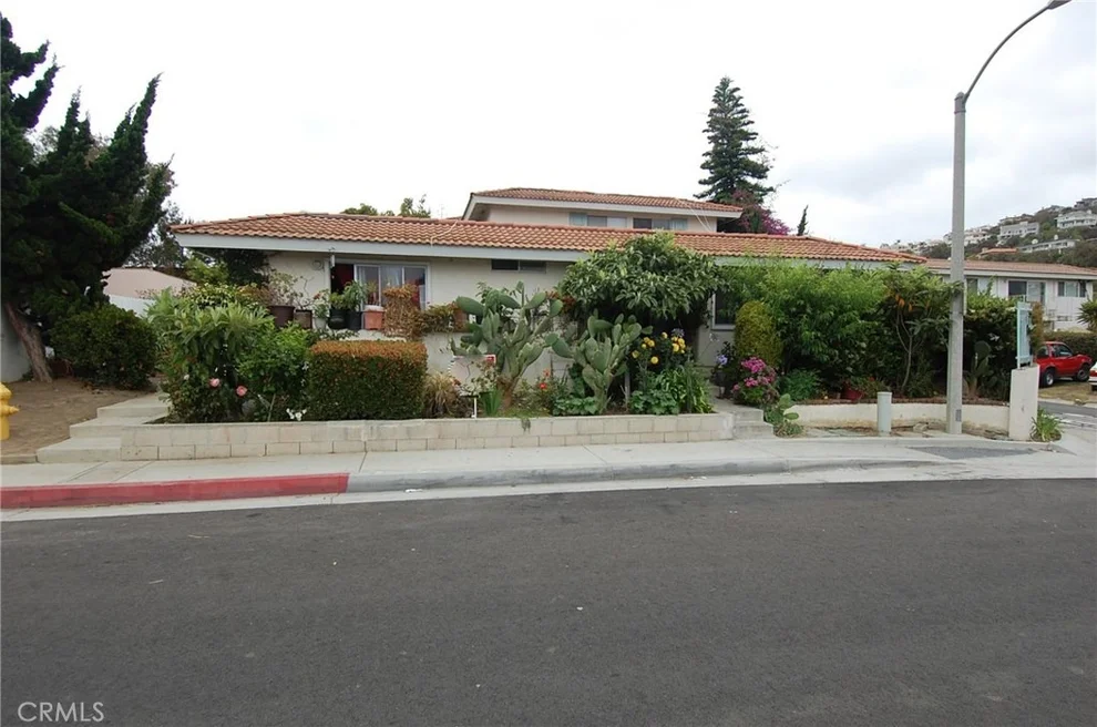 Unit for sale at 611 Calle Canasta, San Clemente, CA 92673