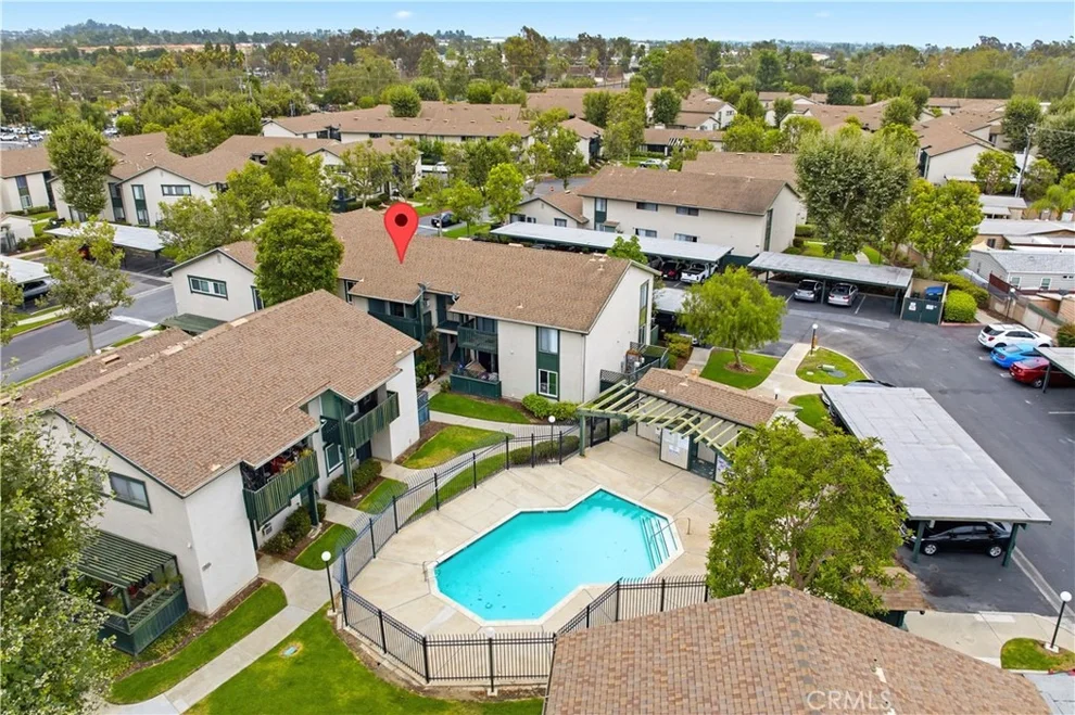Unit for sale at 23292 Orange Avenue, Lake Forest, CA 92630