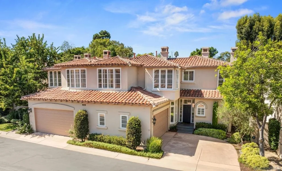 Unit for sale at 9744 Claiborne Square, La Jolla, CA 92037