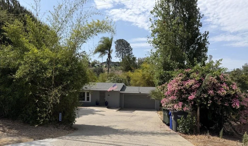 Unit for sale at 1119 Monte Vista Drive, Vista, CA 92084
