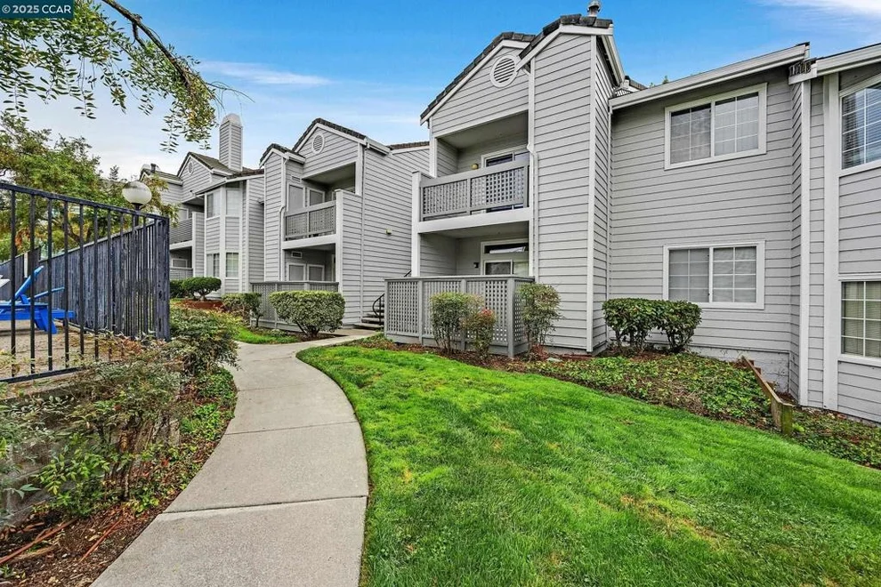 Unit for sale at 603 Waterford Pl, Pinole, CA 94564