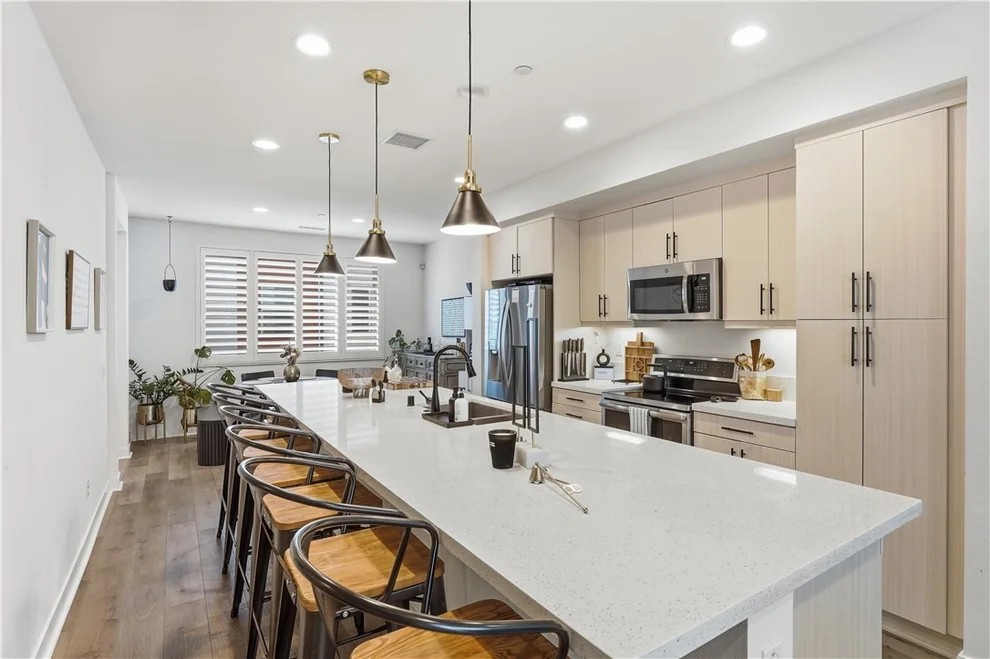 Unit for sale at 9942 Artesia Boulevard, Bellflower, CA 90706