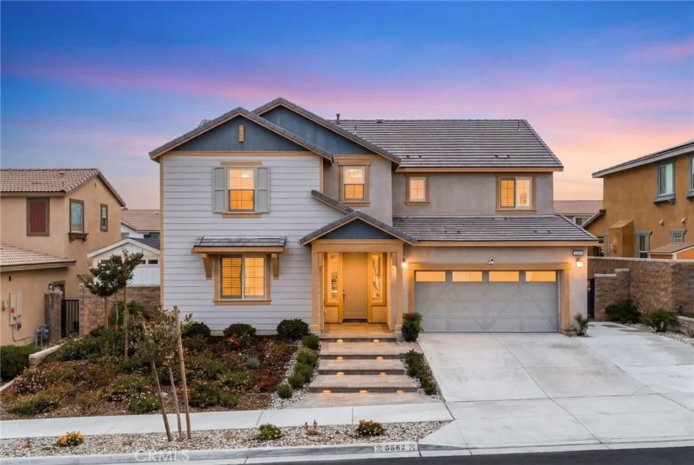 Unit for sale at 5562 Royal Oaks, Fontana, CA 92336