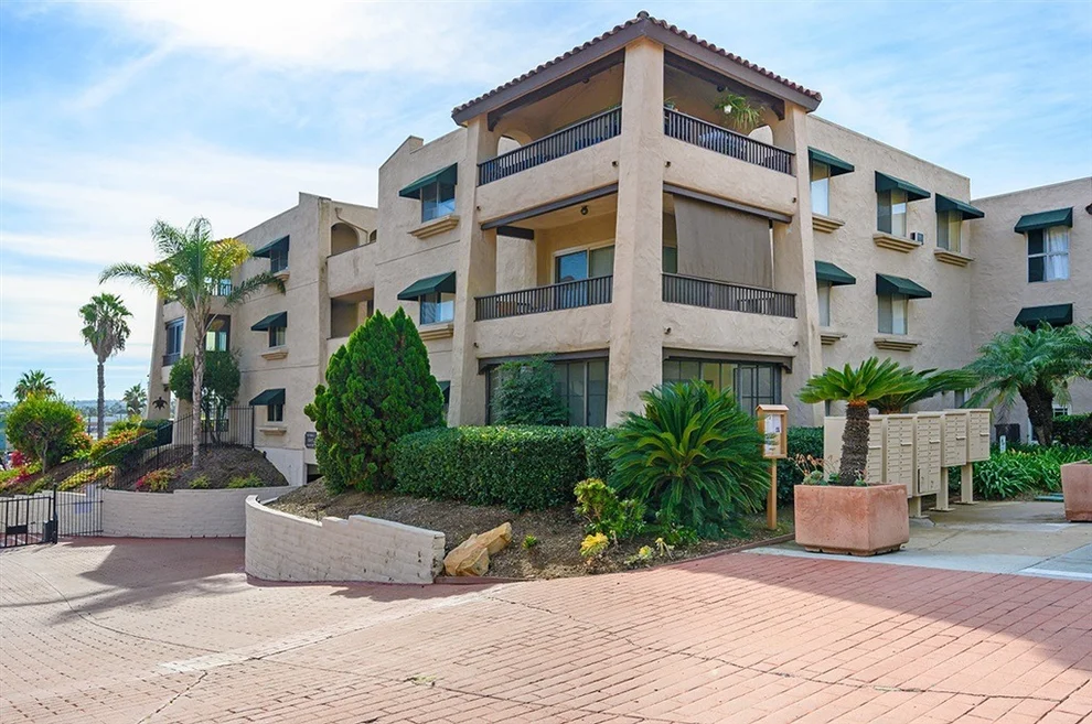 Unit for sale at 2522 Clairemont Dr, San Diego, CA 92117