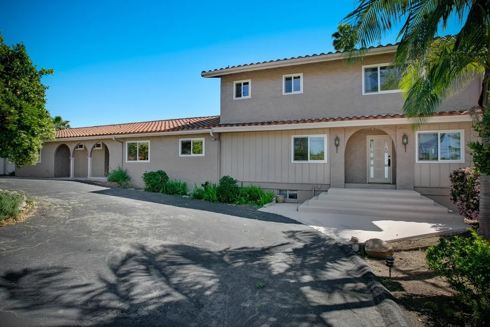 Unit for sale at 2655 Rosehill Rd, Escondido, CA 92025