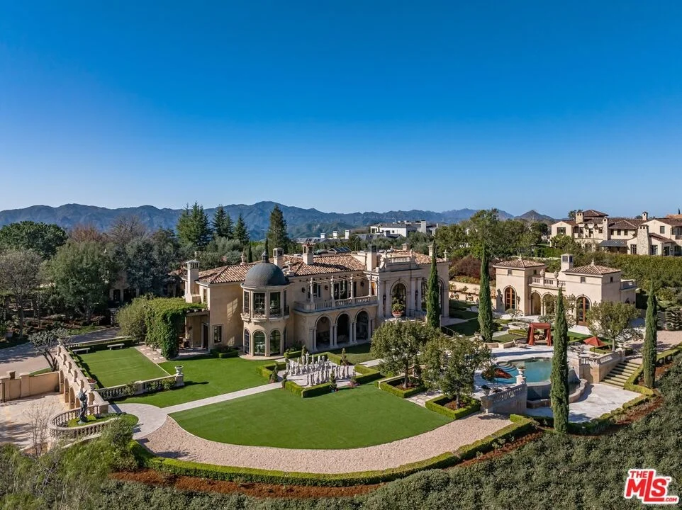 Unit for sale at 25305 Prado De La Felicidad, Calabasas, CA 91302
