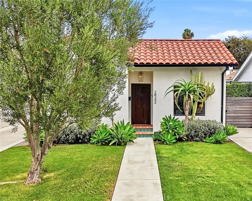 Unit for sale at 2932 Edgehill, Los Angeles, CA 90018