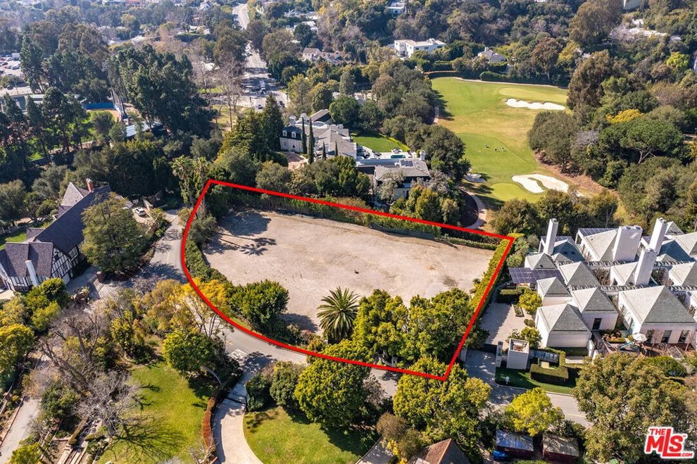 Unit for sale at 10835 Bellagio Road, Los Angeles, CA 90077