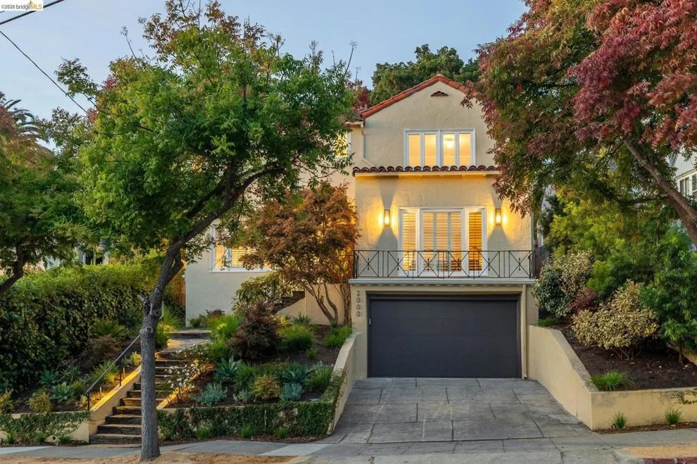 Unit for sale at 2000 Clemens Rd, Oakland, CA 94602
