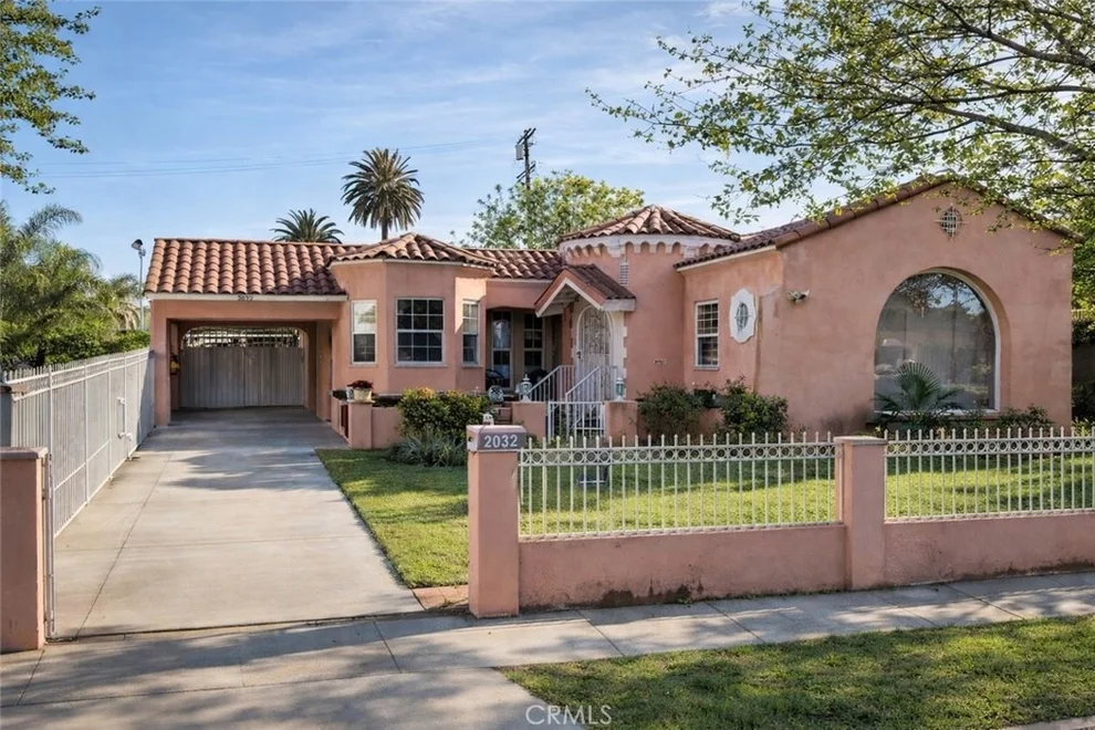 Unit for sale at 2032 W 77th St, Los Angeles, CA 90047