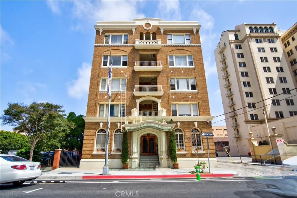 Unit for sale at 325 W 3rd Street, Long Beach, CA 90802