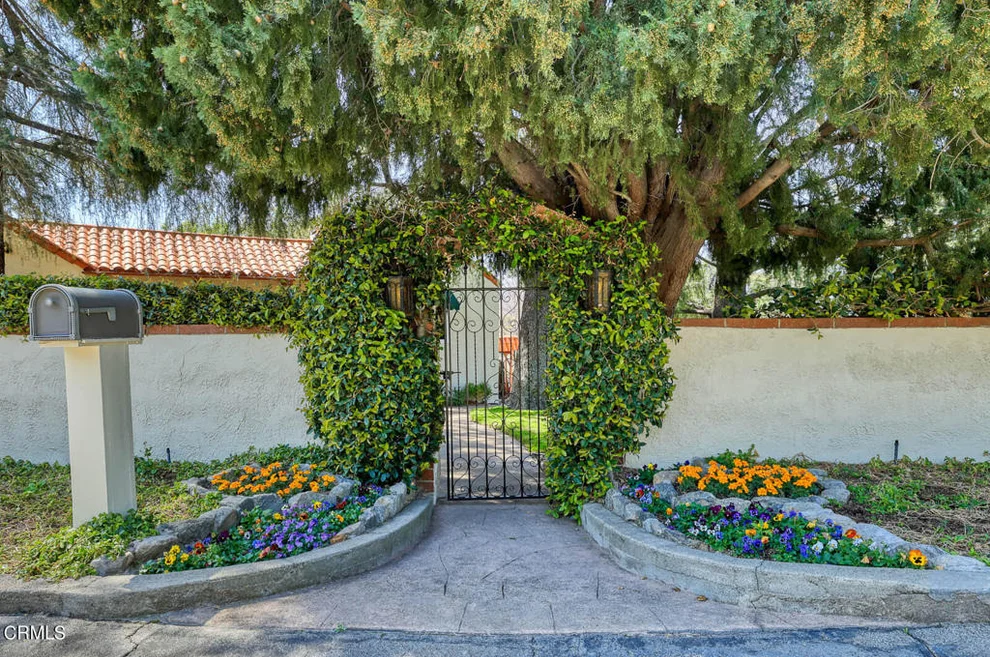 Unit for sale at 2844 Alta Ter, La Crescenta, CA 91214