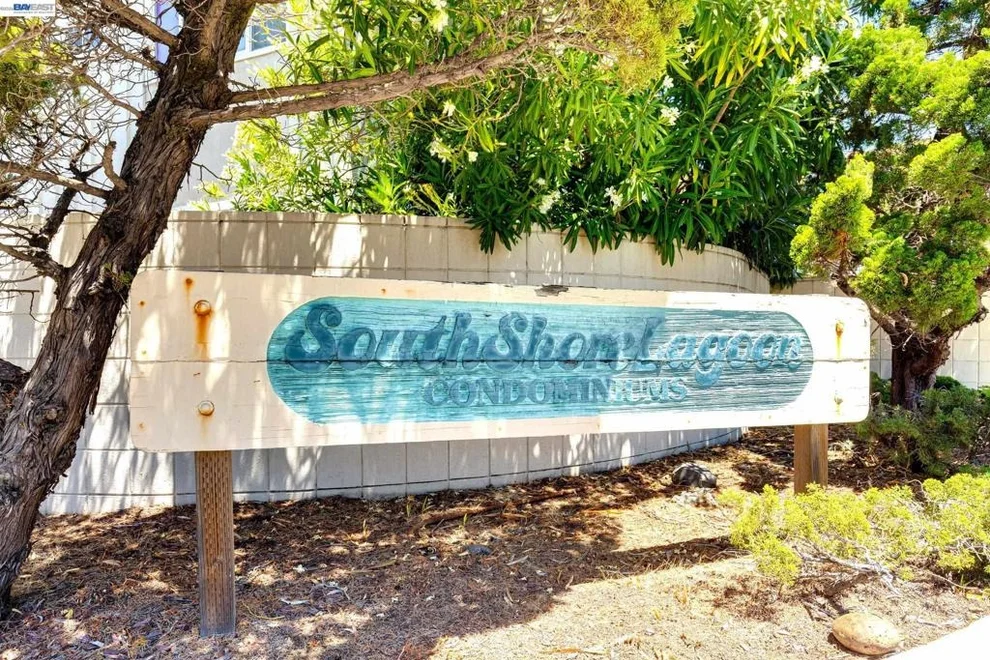 Unit for sale at 615 Willow St, Alameda, CA 94501