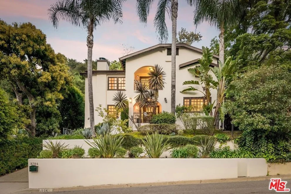 Unit for sale at 3724 Dixie Canyon Avenue, Sherman Oaks, CA 91423