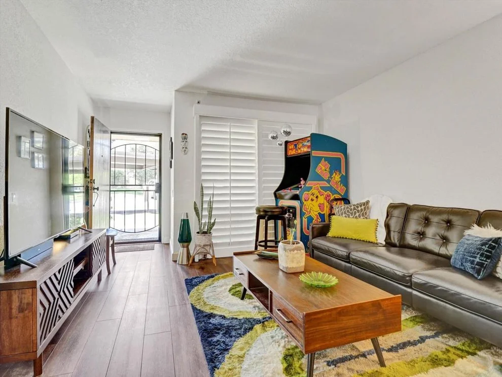 Unit for sale at 701 Los Felices Circle W, Palm Springs, CA 92262