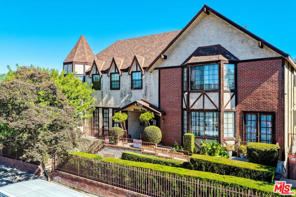 9210 Van Nuys Boulevard