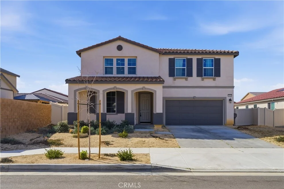 Unit for sale at 43869 Hampton, Lancaster, CA 93536