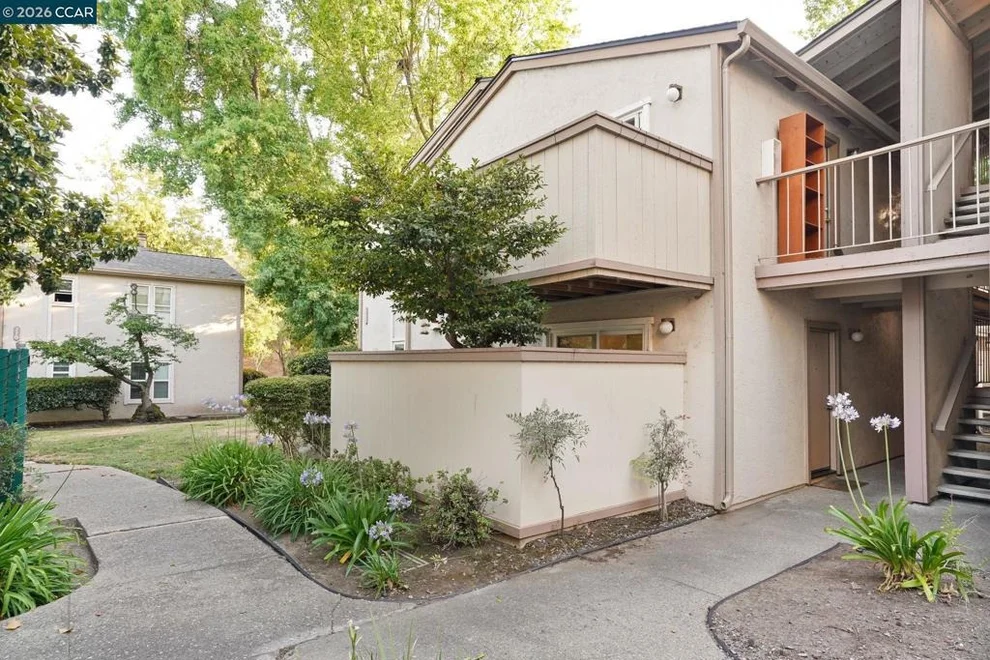 Unit for sale at 385 Camelback Rd, Pleasant Hill, CA 94523