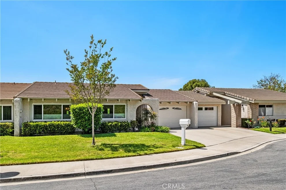 Unit for sale at 23621 Via Storni, Mission Viejo, CA 92692