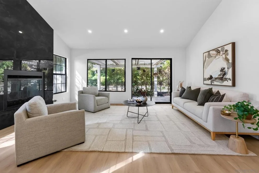 Unit for sale at 15620 Via Calanova, San Diego, CA 92128