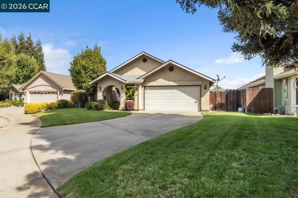 Unit for sale at 861 Vista Verano Ct, Oakdale, CA 95361