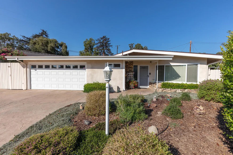 Unit for sale at 198 Stratford Avenue, Ventura, CA 93003